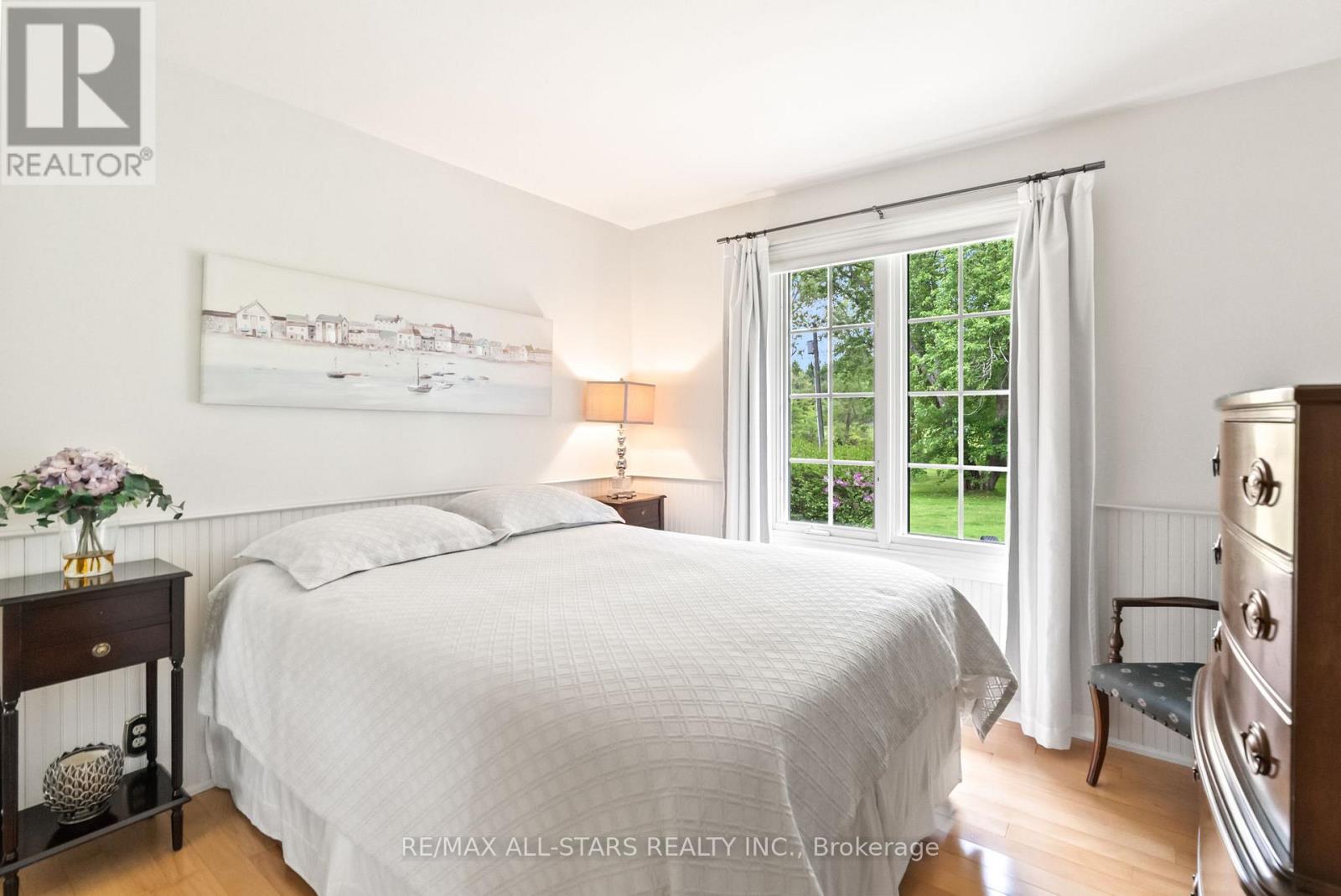 Photo 19 of 523 Davis Drive, Uxbridge ON