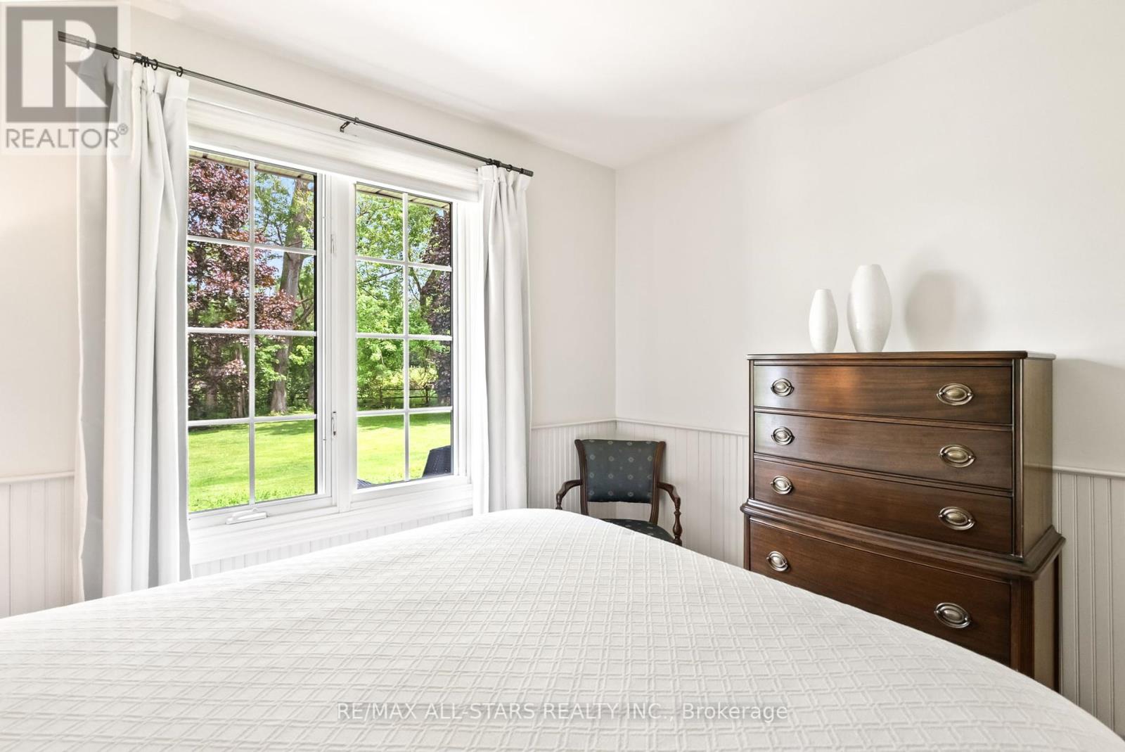 Photo 11 of 523 Davis Drive, Uxbridge ON