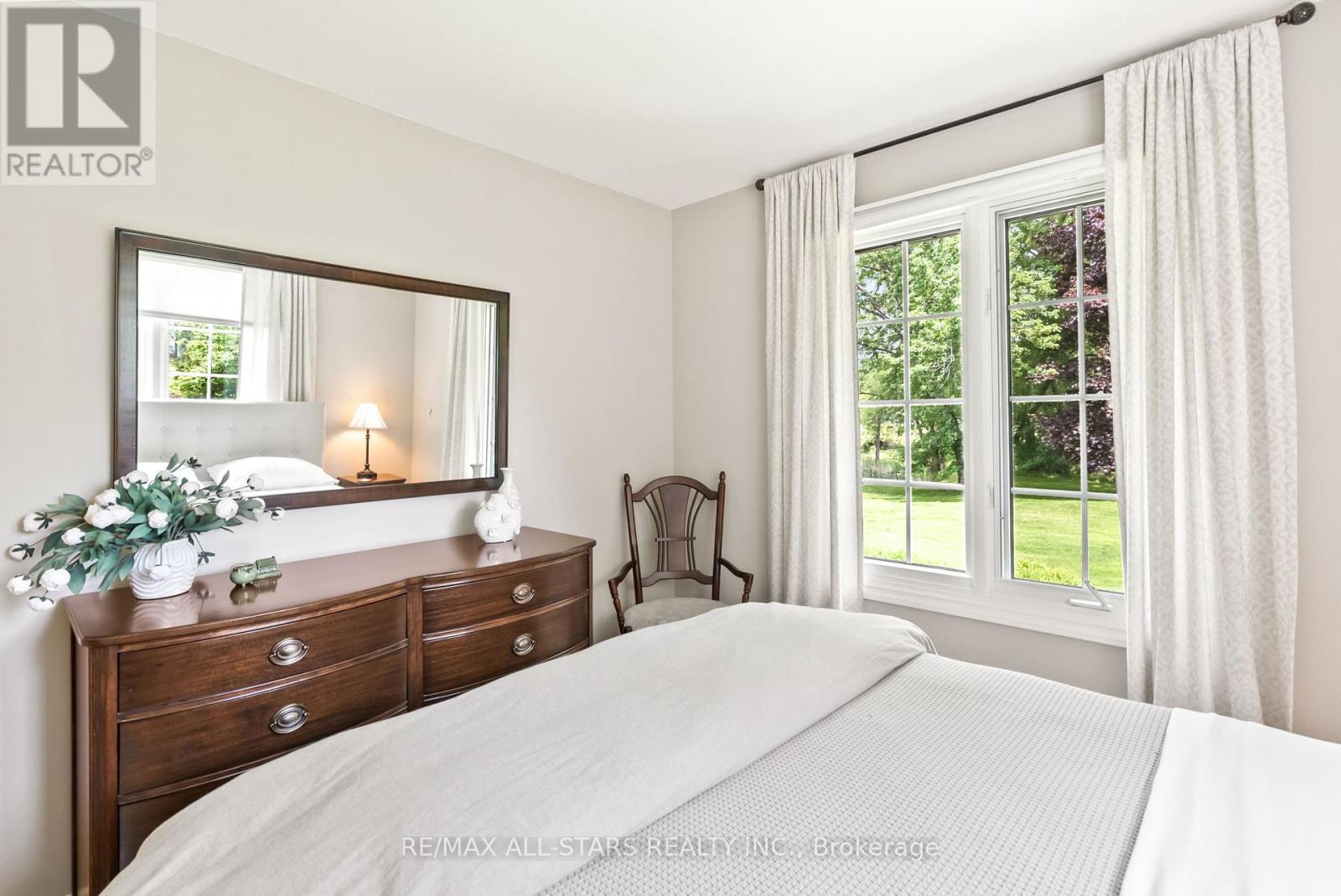 Photo 6 of 523 Davis Drive, Uxbridge ON