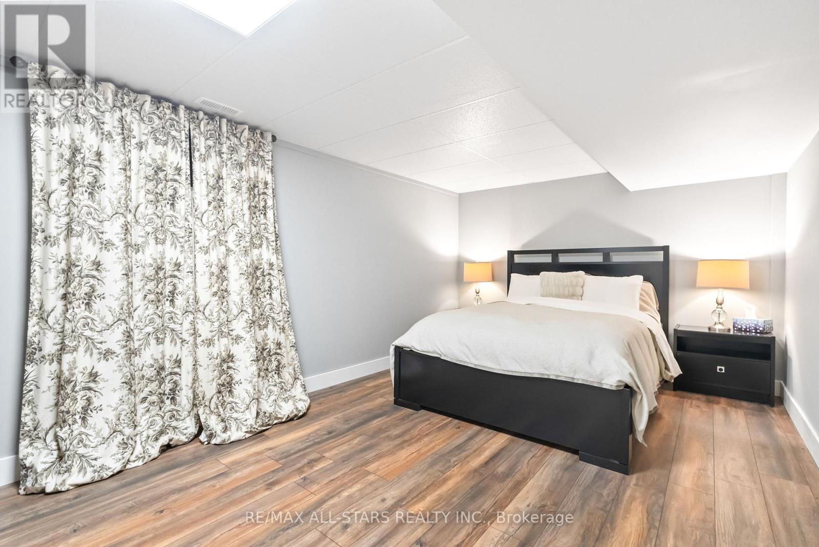 Photo 4 of 523 Davis Drive, Uxbridge ON