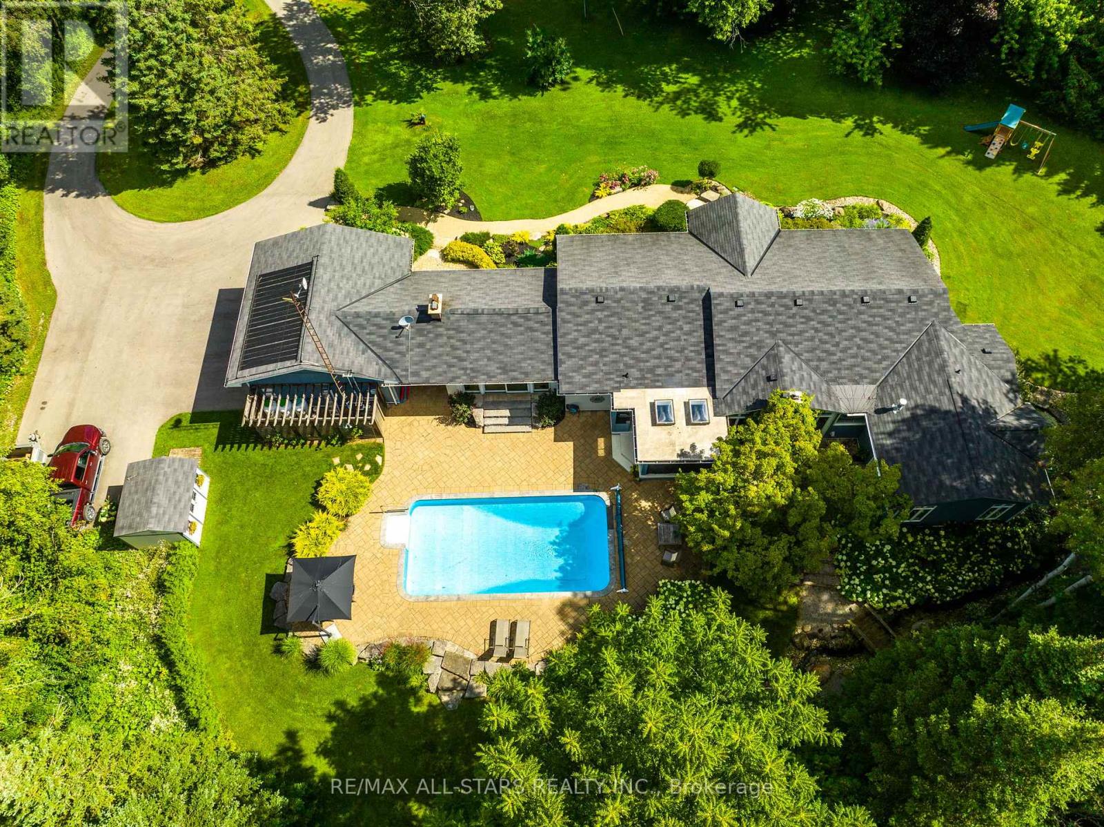 Photo 36 of 523 Davis Drive, Uxbridge ON