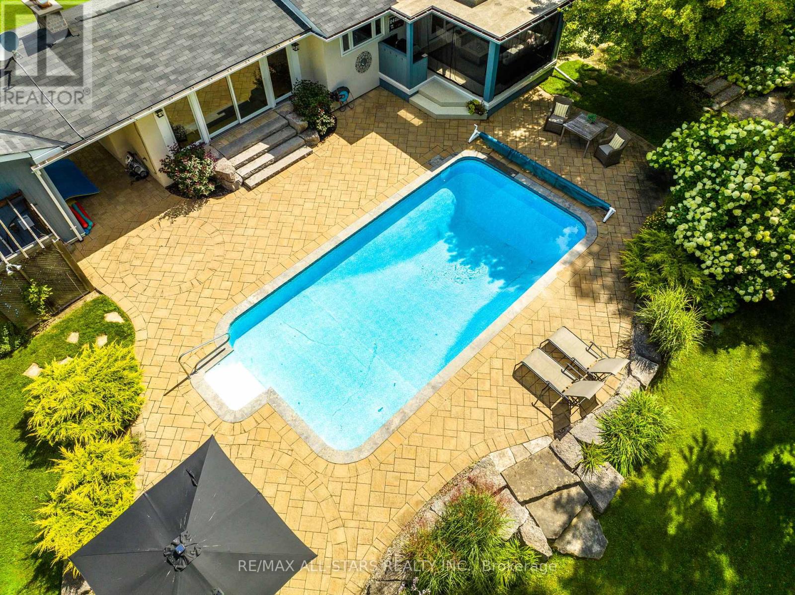 Photo 40 of 523 Davis Drive, Uxbridge ON