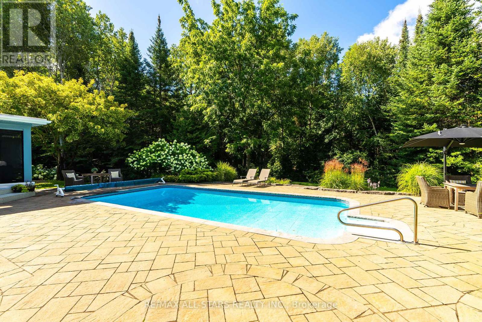Photo 41 of 523 Davis Drive, Uxbridge ON