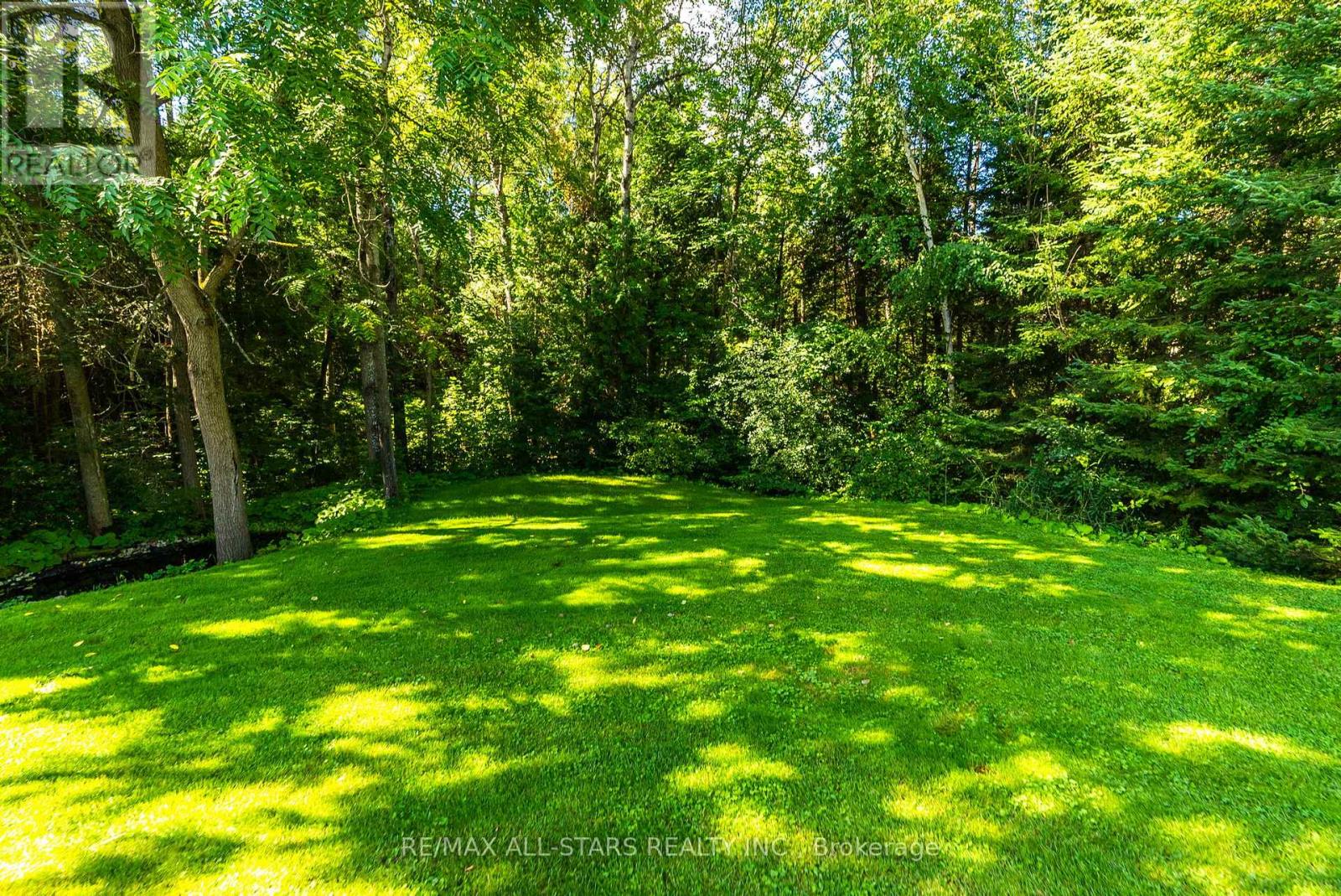 Photo 13 of 523 Davis Drive, Uxbridge ON