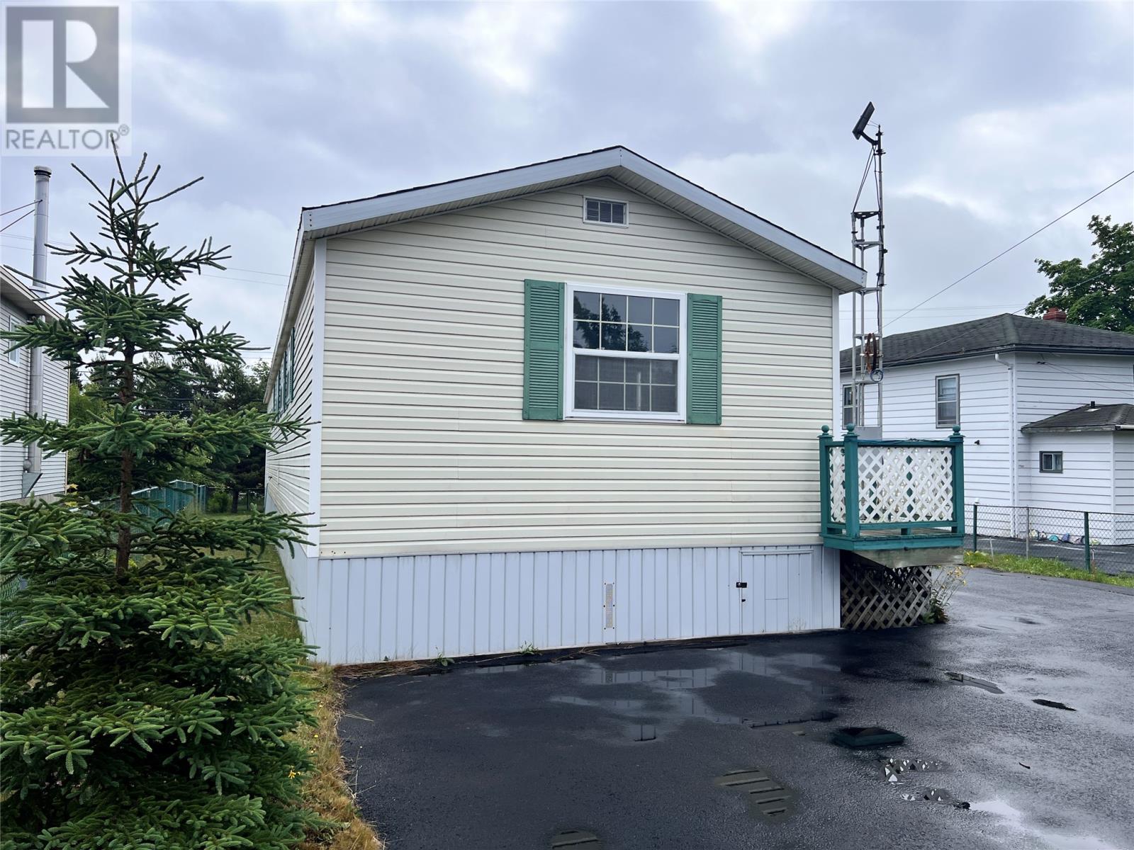 Photo 16 of 71 Water Street, Bay Roberts NL