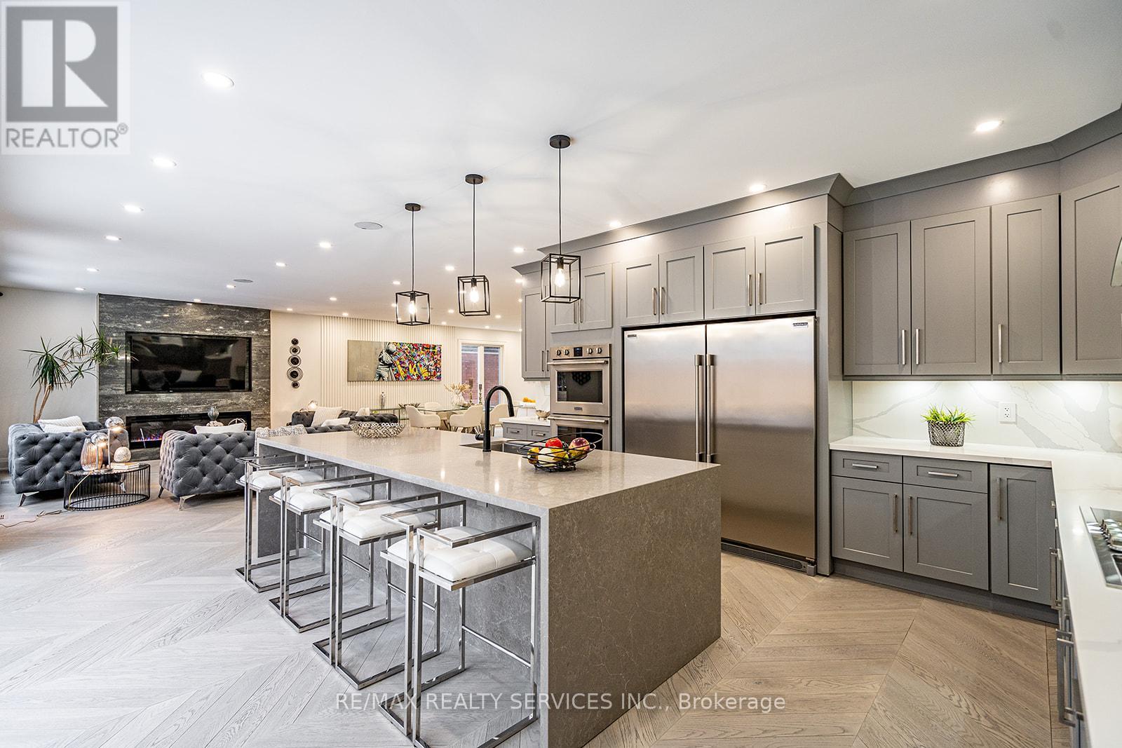 Photo 11 of 3 Bonnyview Drive, Toronto ON