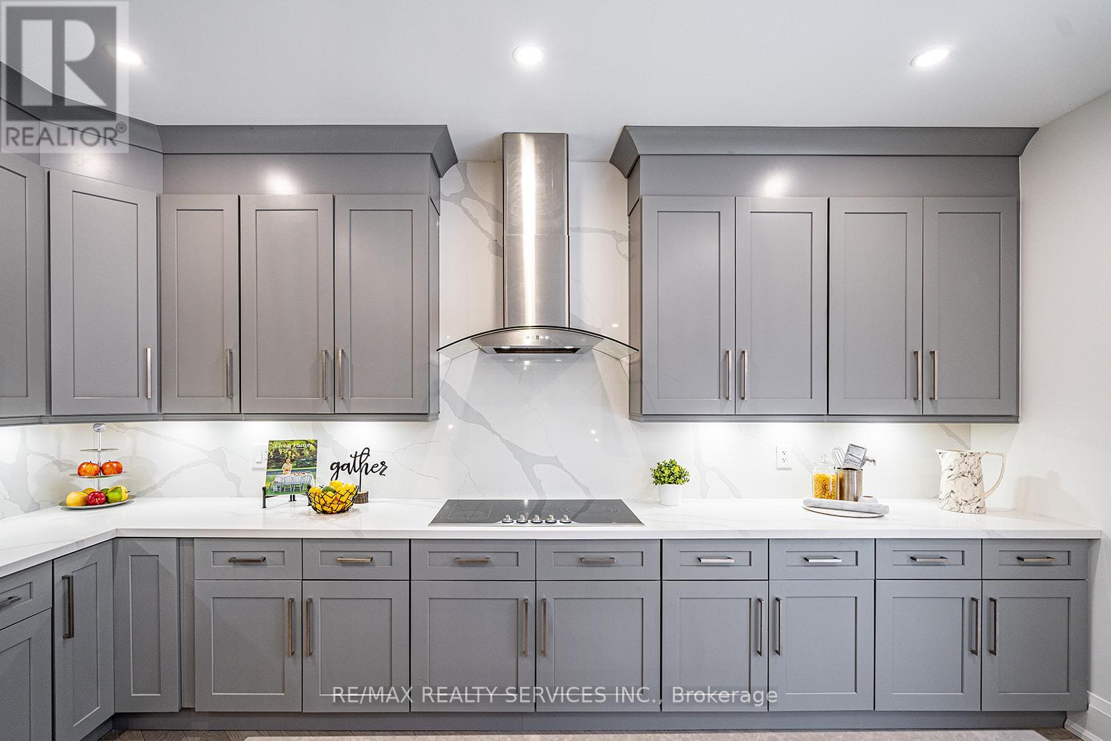 Photo 12 of 3 Bonnyview Drive, Toronto ON