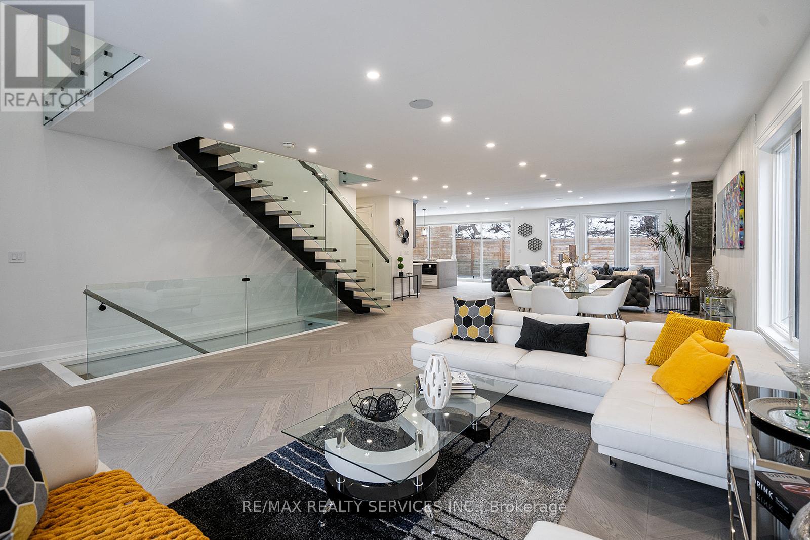 Photo 1 of 3 Bonnyview Drive, Toronto ON