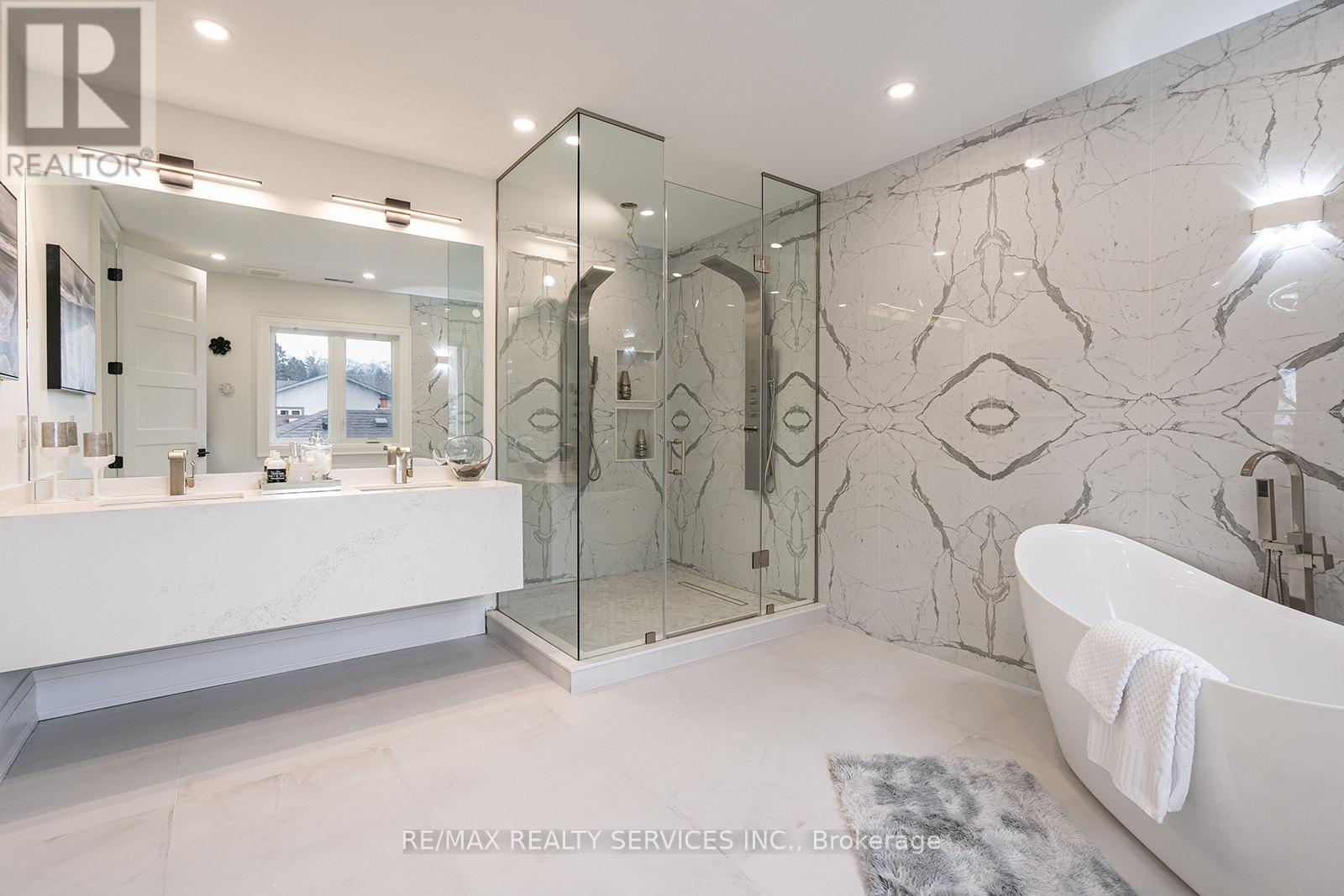 Photo 46 of 3 Bonnyview Drive, Toronto ON