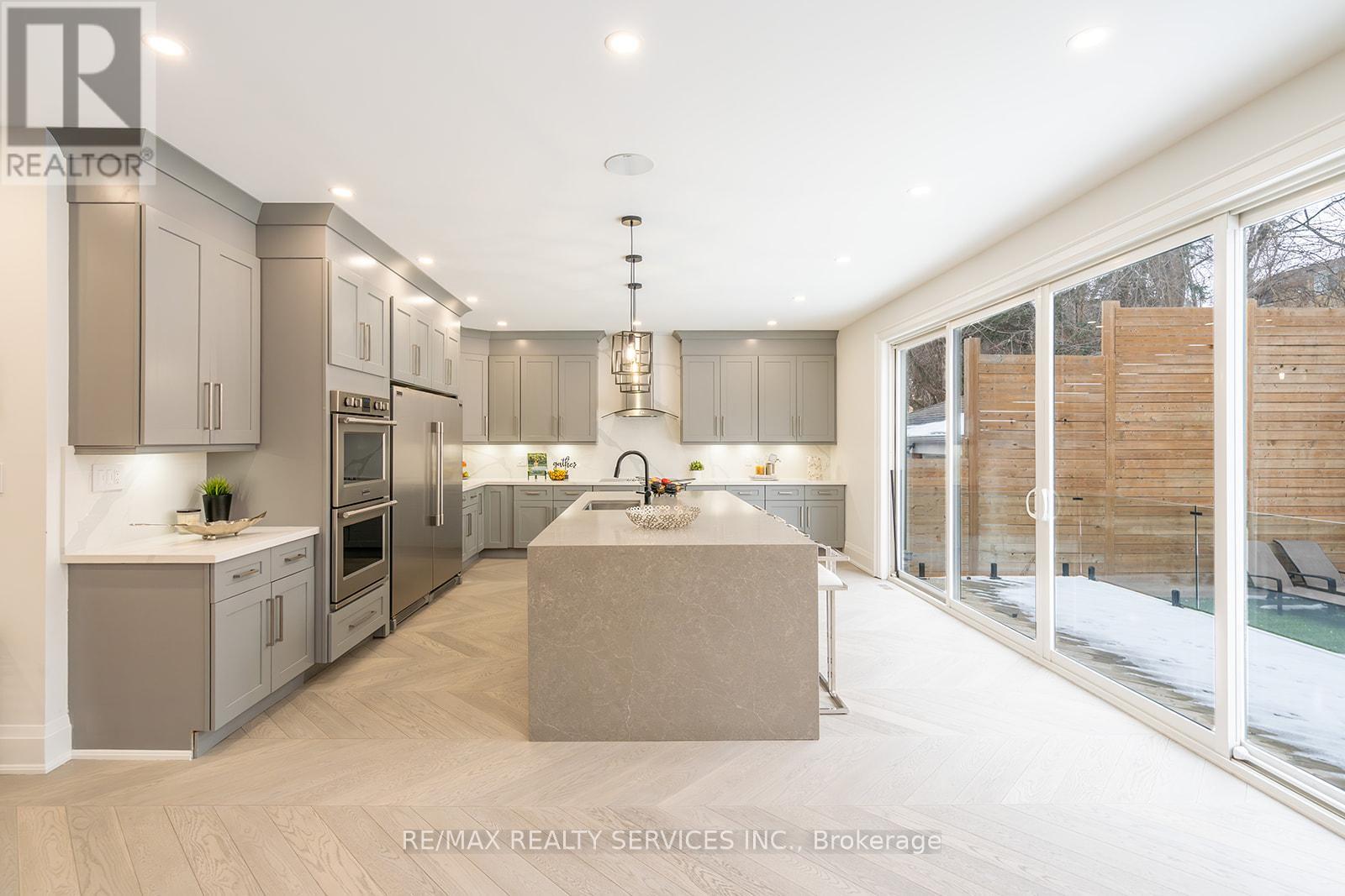 Photo 23 of 3 Bonnyview Drive, Toronto ON