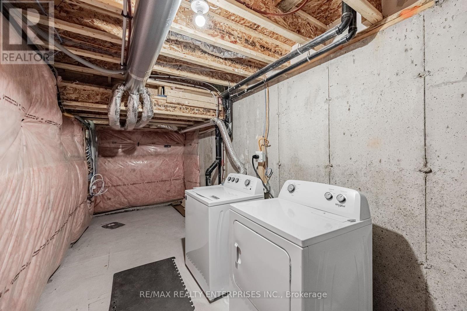 Photo 15 of 209 Wyndham Street, Mississauga ON