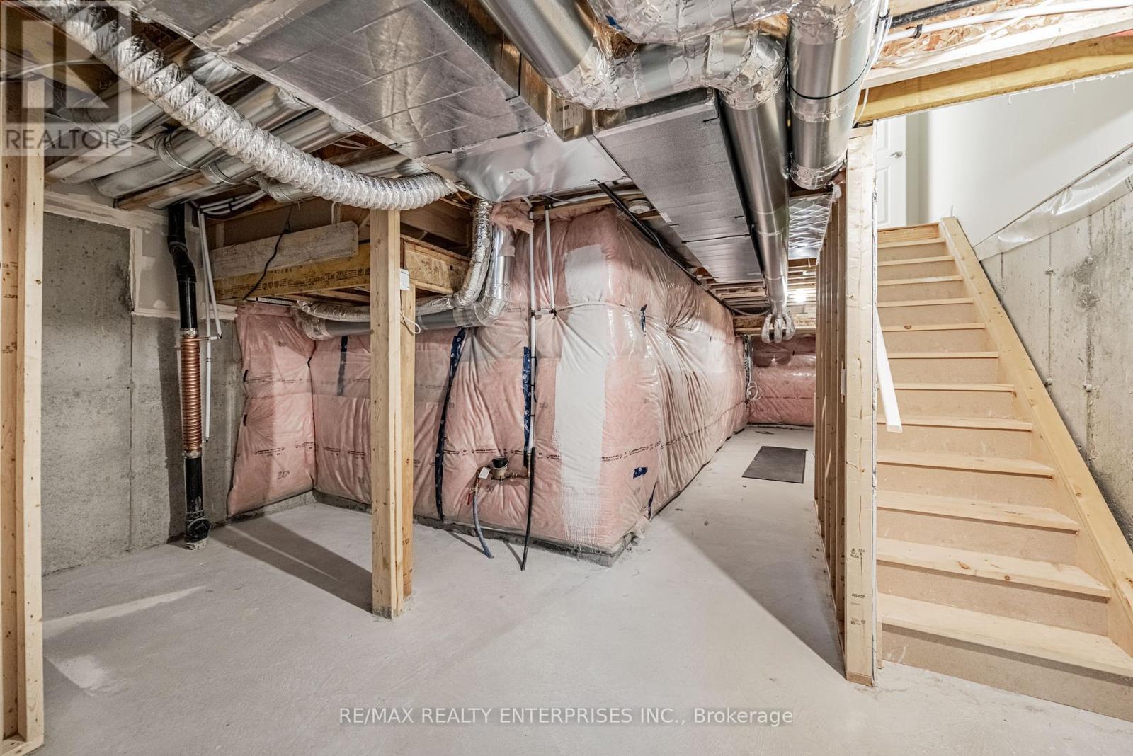 Photo 17 of 209 Wyndham Street, Mississauga ON