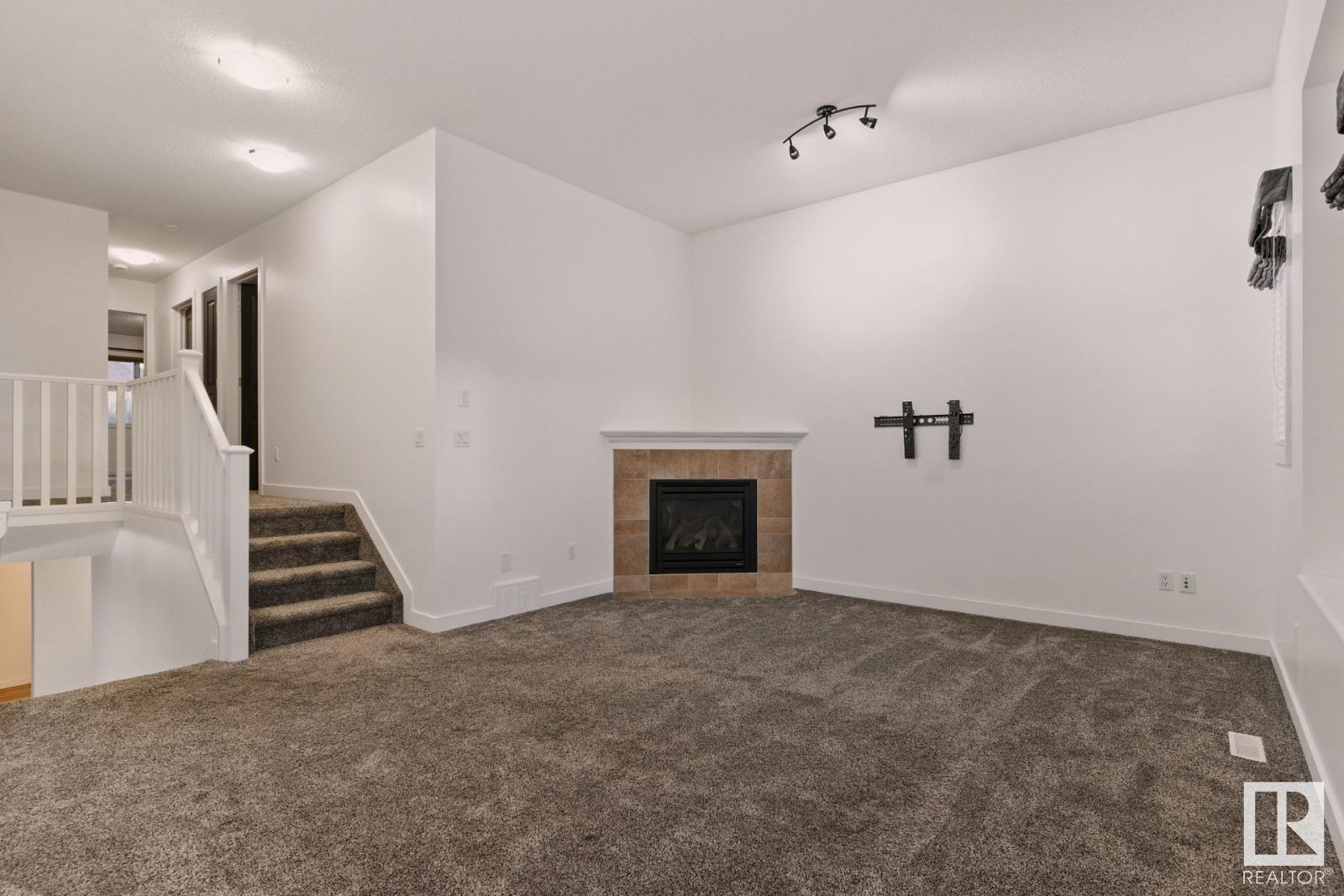 Photo 13 of 8827 180 Av Nw, Edmonton AB