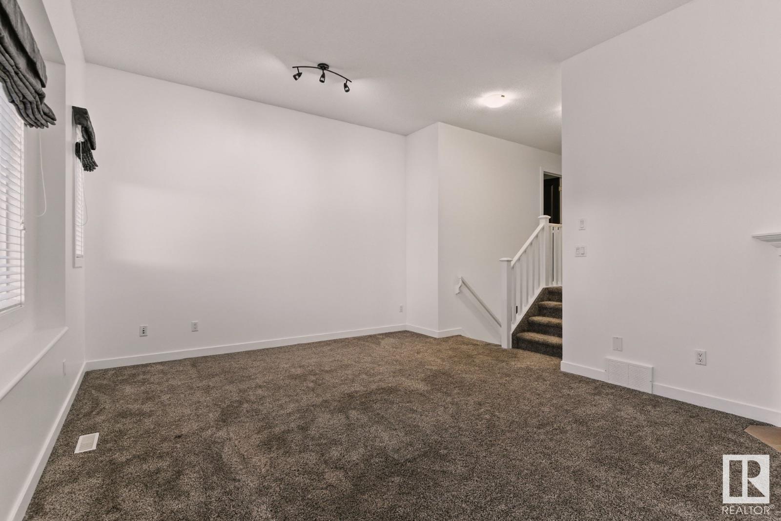 Photo 11 of 8827 180 Av Nw, Edmonton AB
