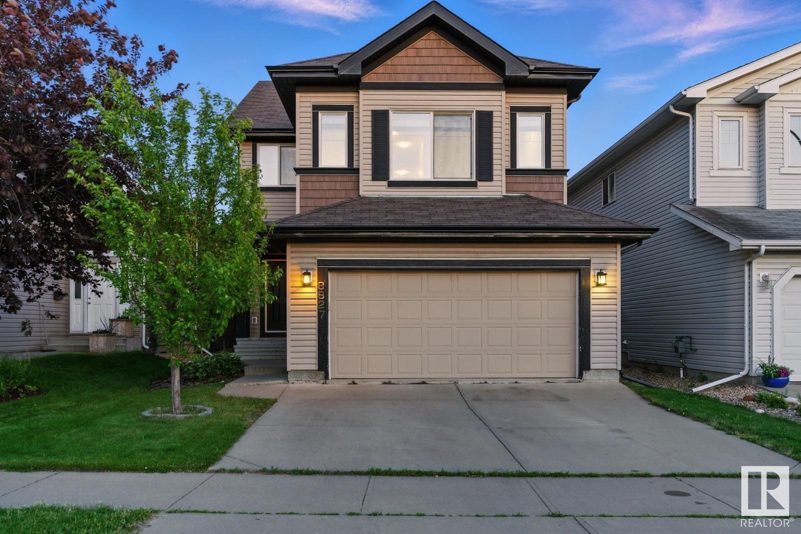 Photo 14 of 8827 180 Av Nw, Edmonton AB