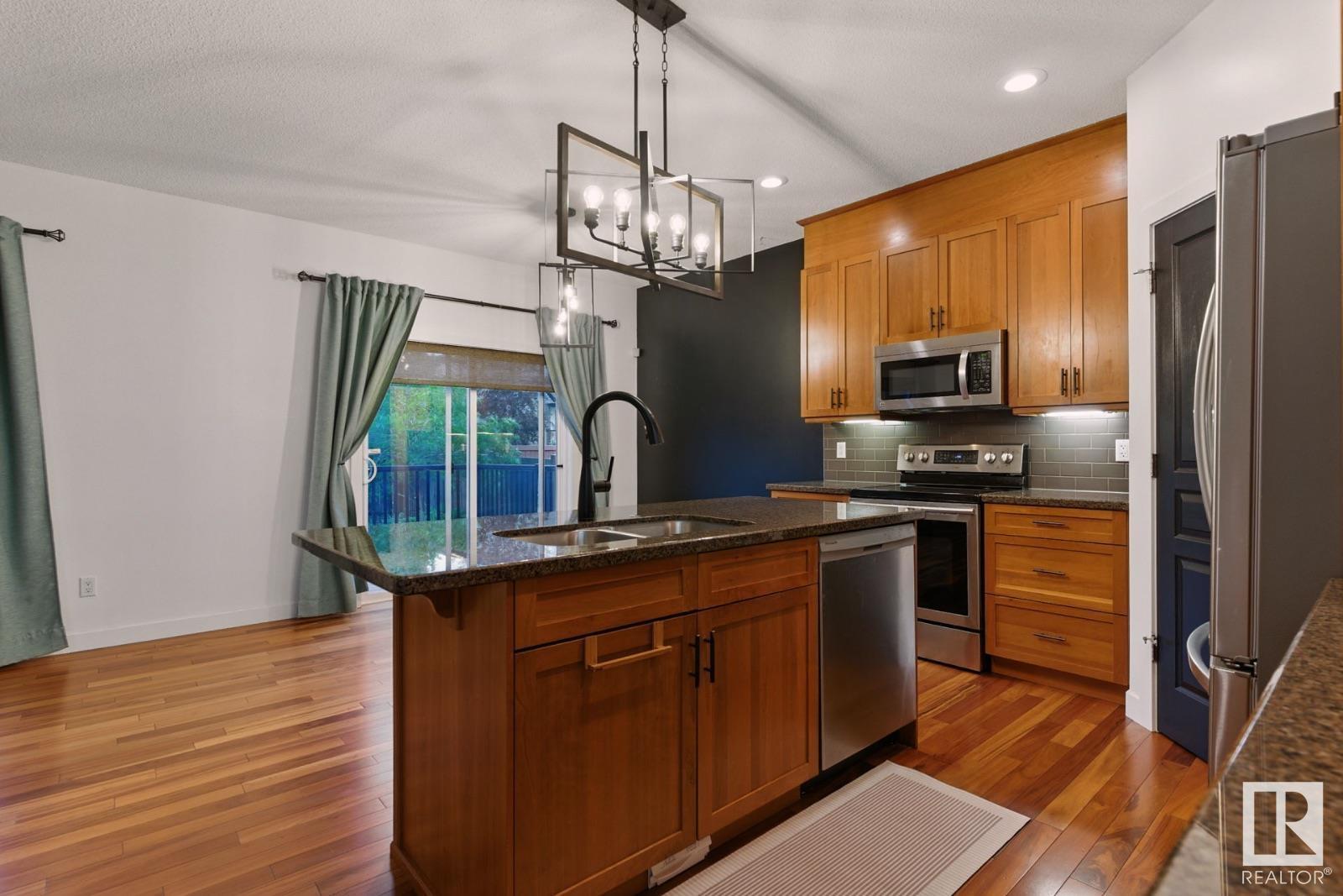 Photo 2 of 8827 180 Av Nw, Edmonton AB