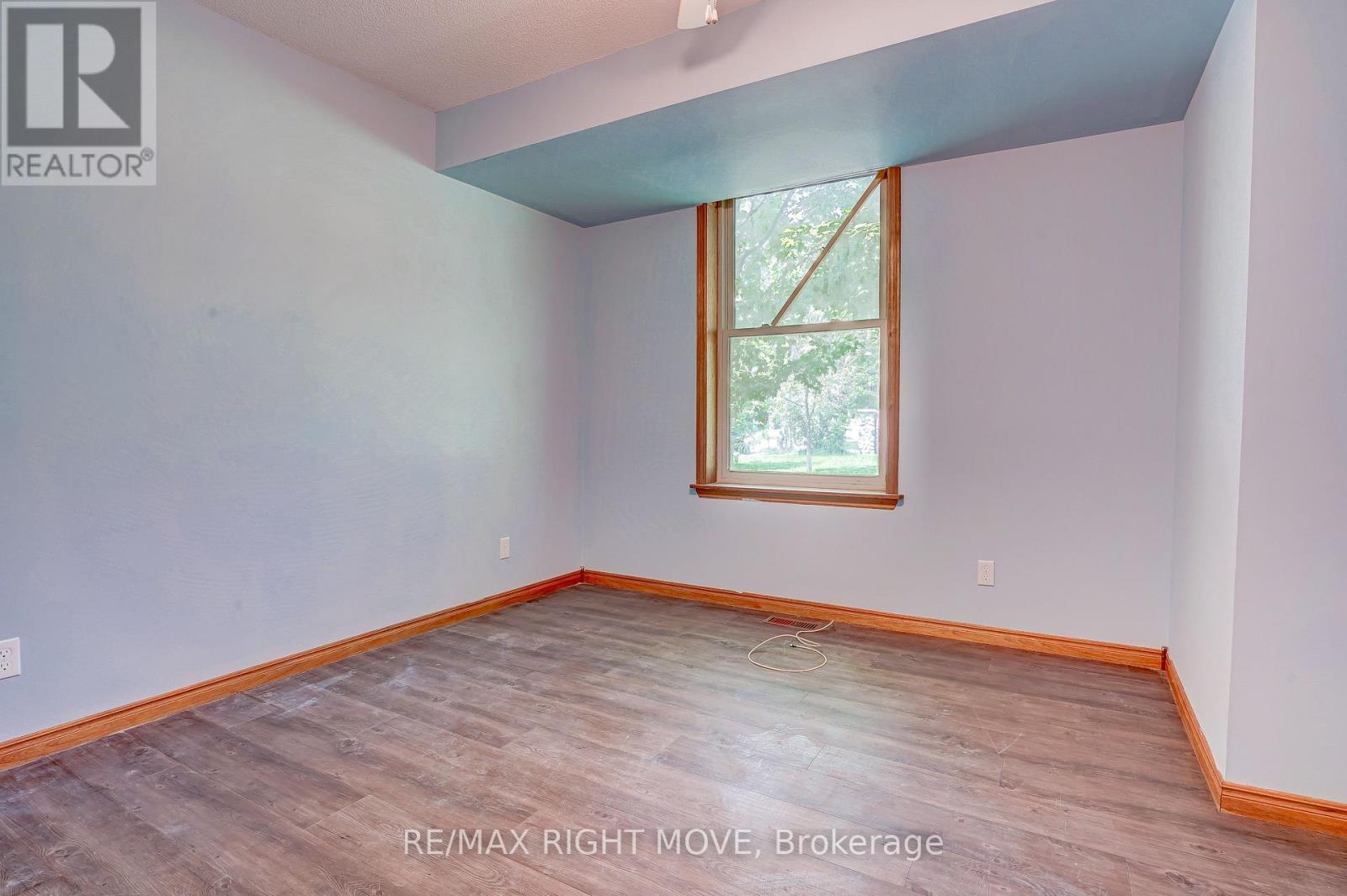 Photo 14 of 104 Nottawasaga Street, Orillia ON