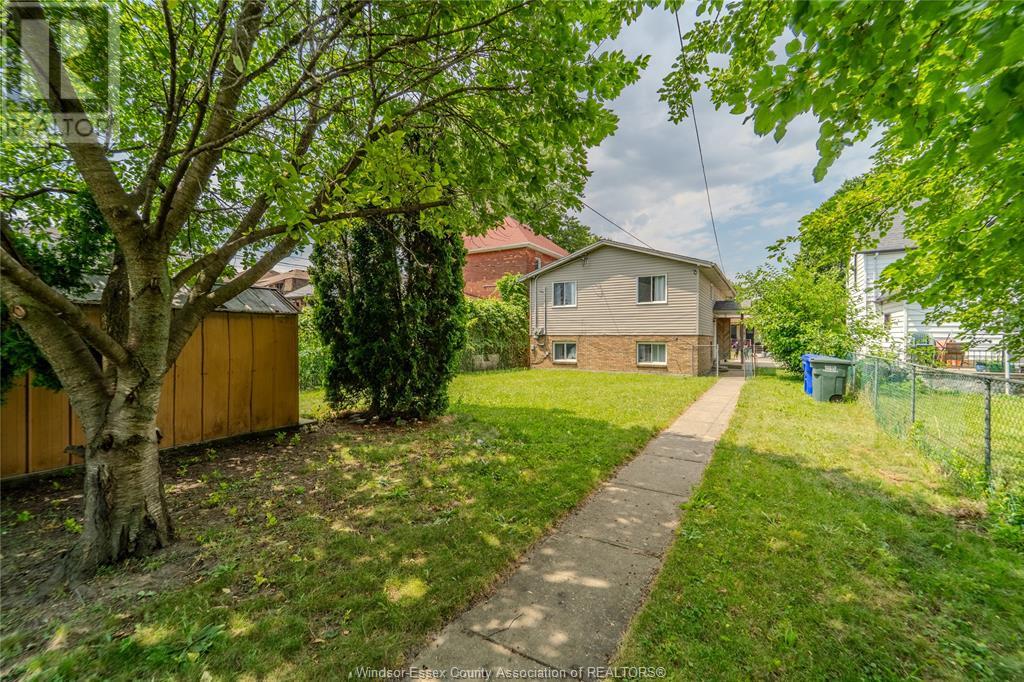 Photo 17 of 326 Langlois, Windsor ON