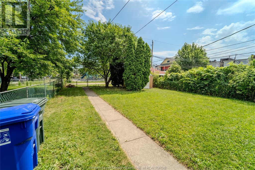 Photo 9 of 326 Langlois, Windsor ON