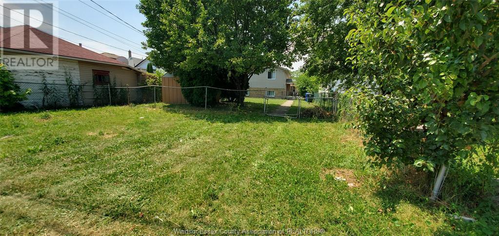 Photo 10 of 326 Langlois, Windsor ON