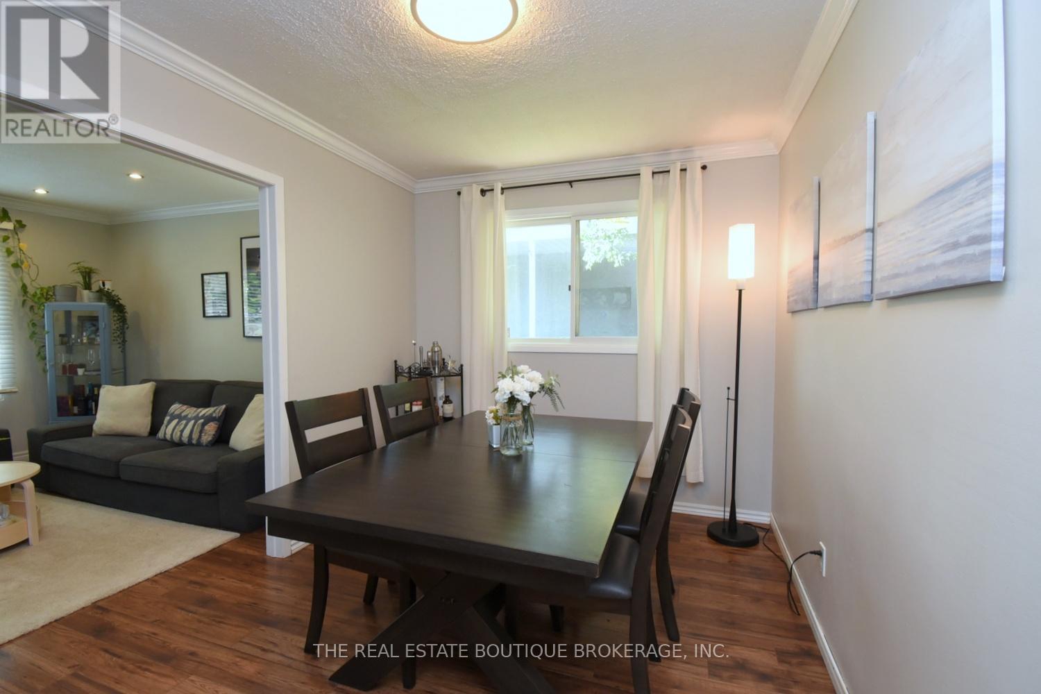 Photo 11 of 2271 Sheffield Drive, Burlington ON