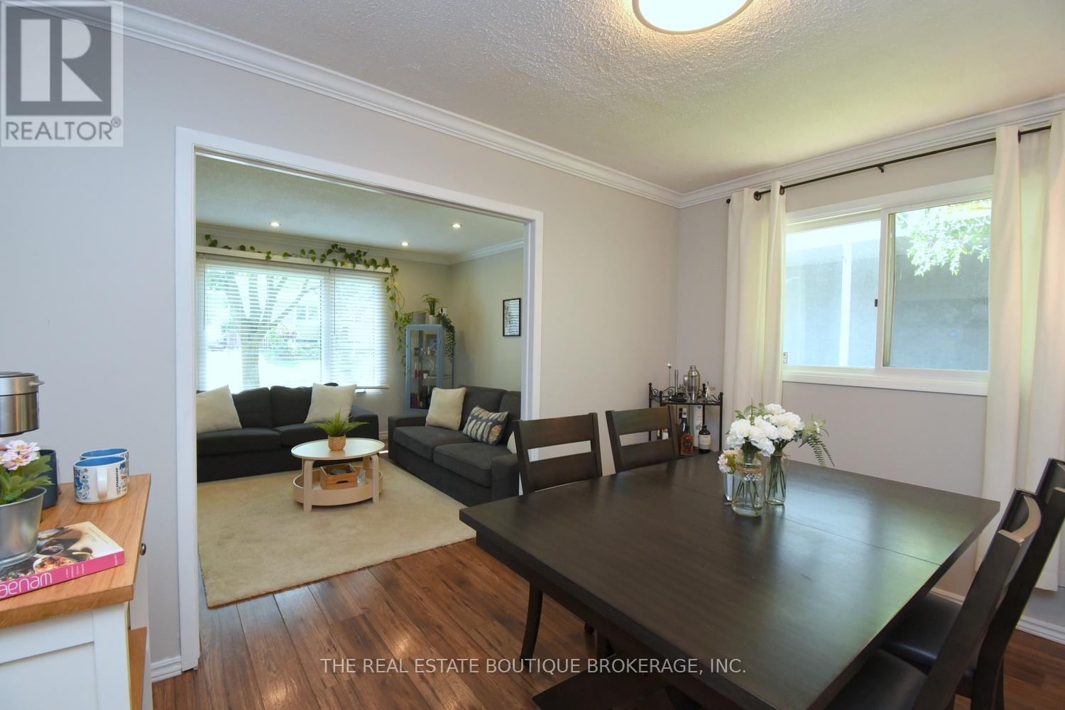 Photo 12 of 2271 Sheffield Drive, Burlington ON