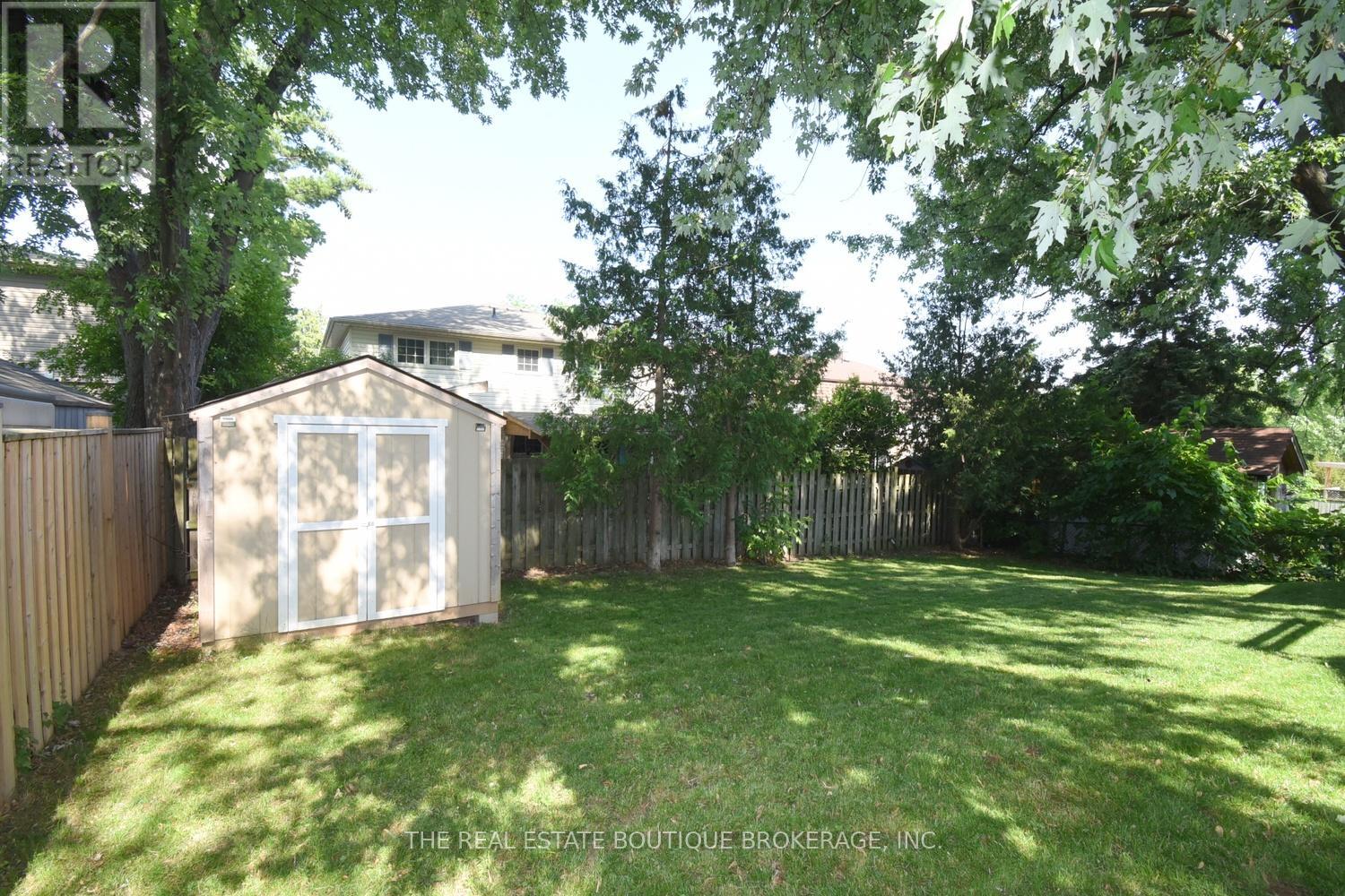 Photo 37 of 2271 Sheffield Drive, Burlington ON
