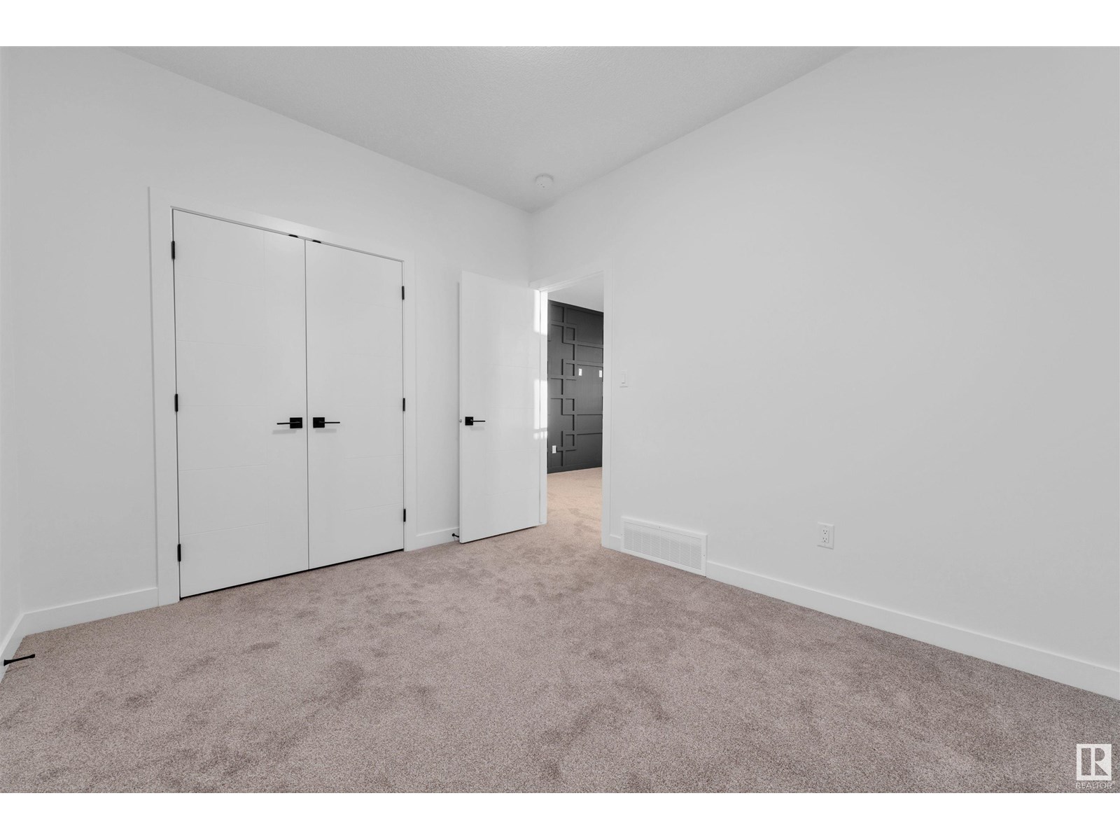 Photo 17 of 16519 8 St Ne, Edmonton AB