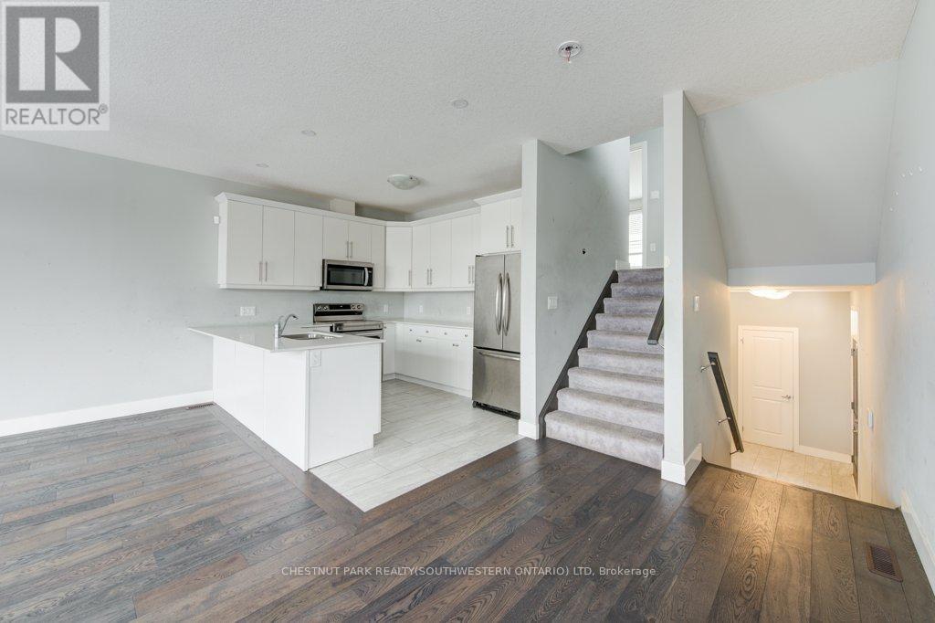 Photo 3 of 62 745 Chelton Road, London South ON