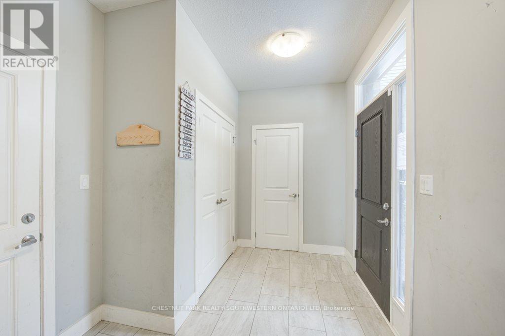 Photo 46 of 62 745 Chelton Road, London South ON