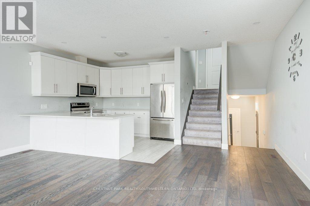 Photo 26 of 62 745 Chelton Road, London South ON