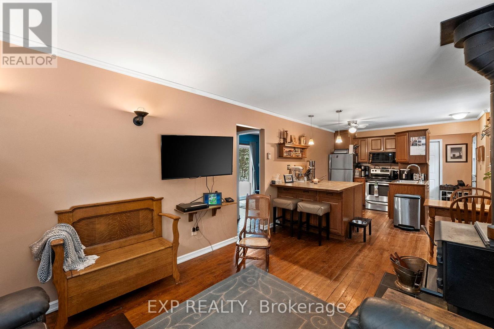 Photo 4 of 6566 Pioneer Village Lane, Ramara ON