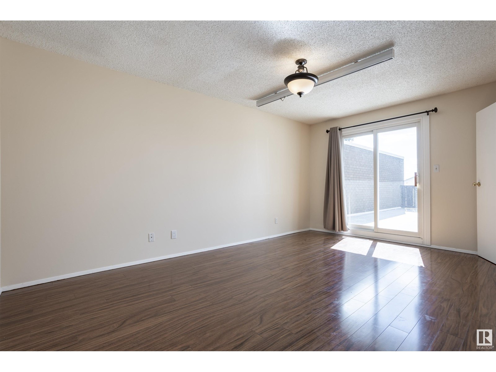 Single Family House for Sale in   ST NW Edmonton 
