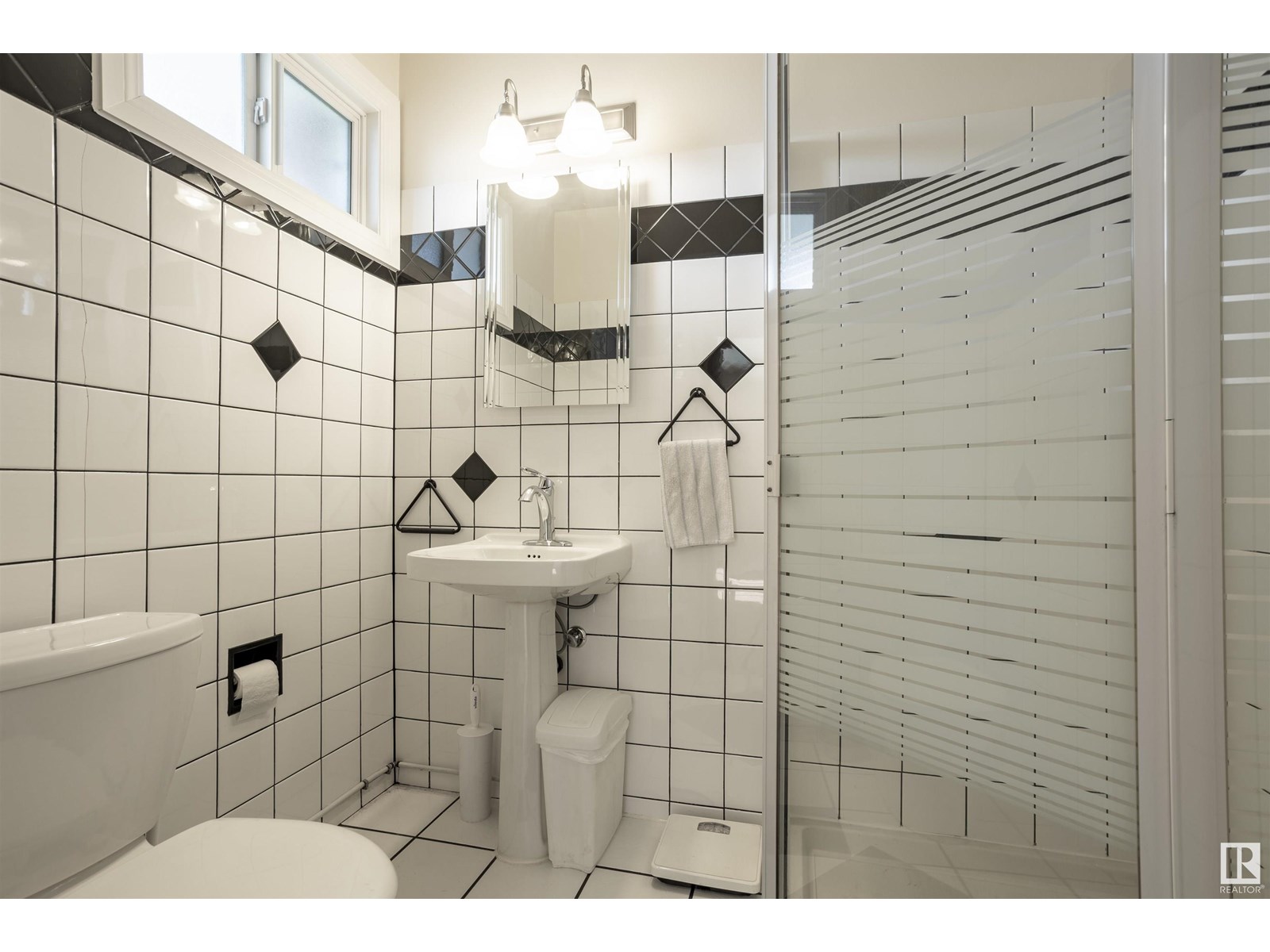 Single Family House for Sale in   ST NW Edmonton 