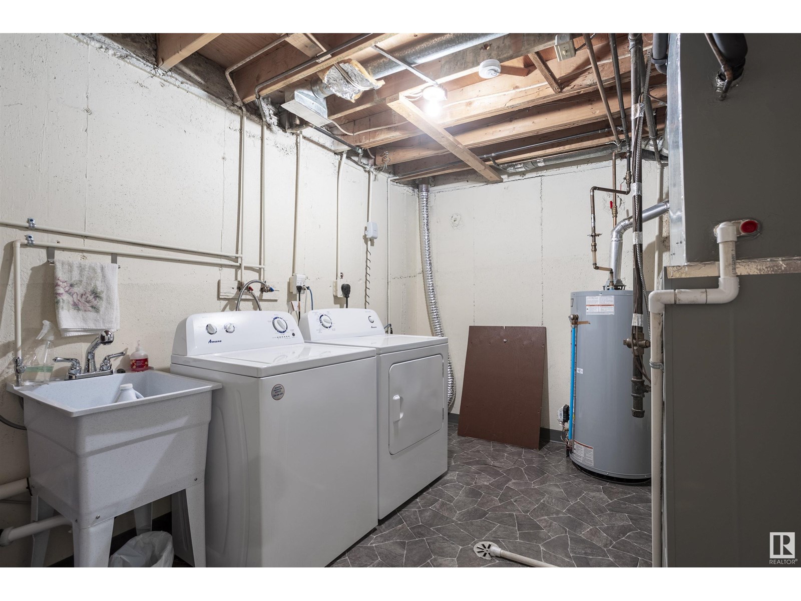 Single Family House for Sale in   ST NW Edmonton 