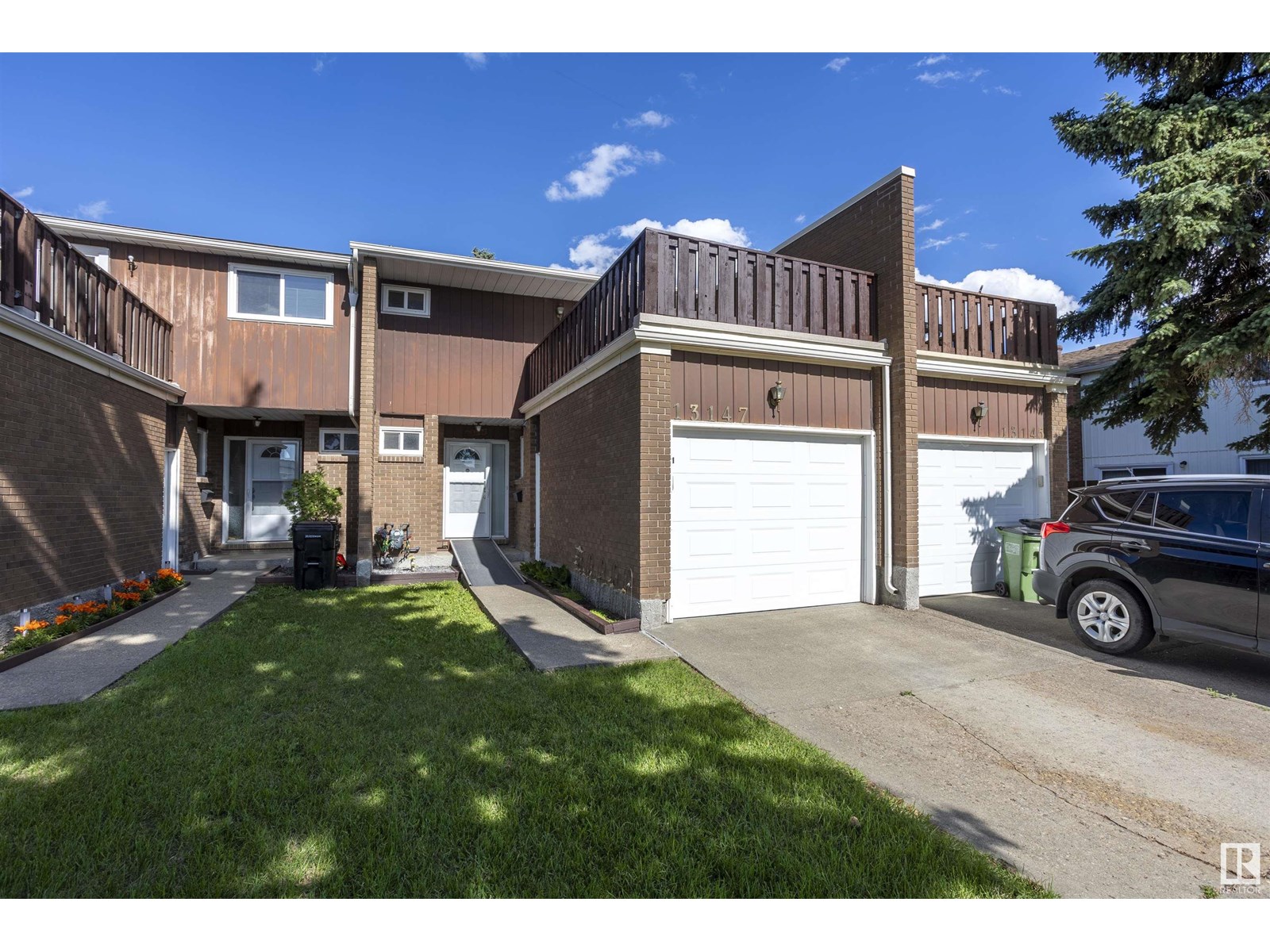 Single Family House for Sale in   ST NW Edmonton 