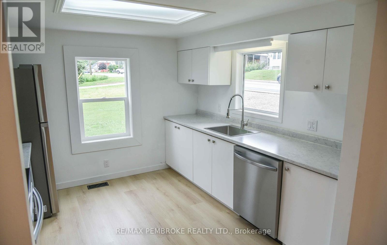 Photo 11 of 279 Lisgar Avenue, Renfrew ON