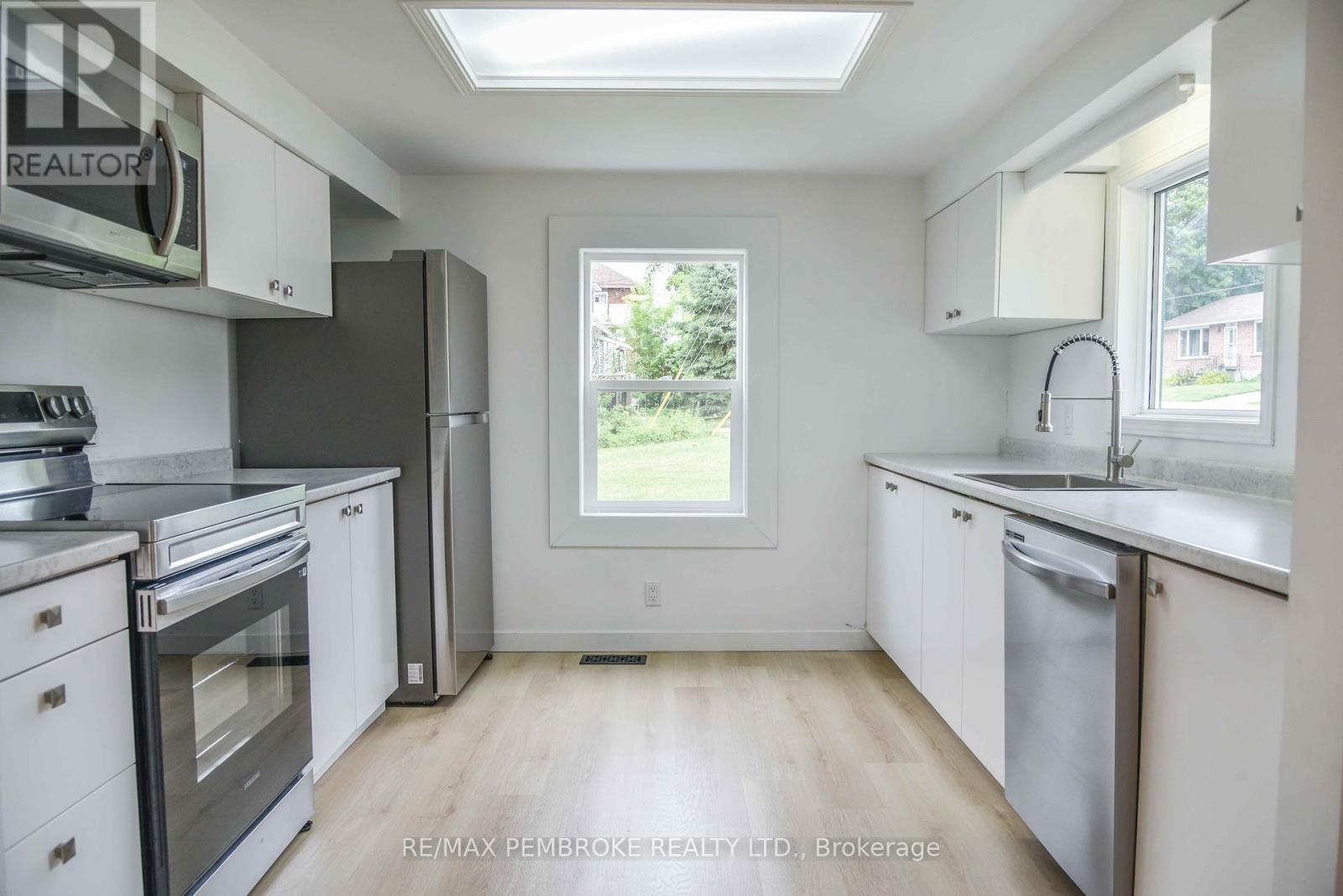 Photo 12 of 279 Lisgar Avenue, Renfrew ON
