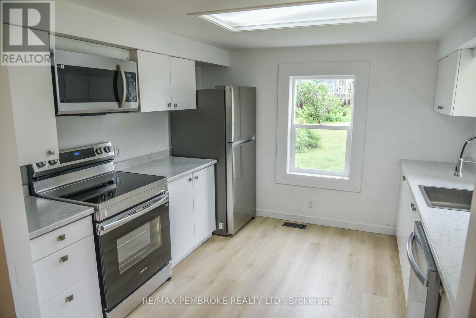 Photo 13 of 279 Lisgar Avenue, Renfrew ON
