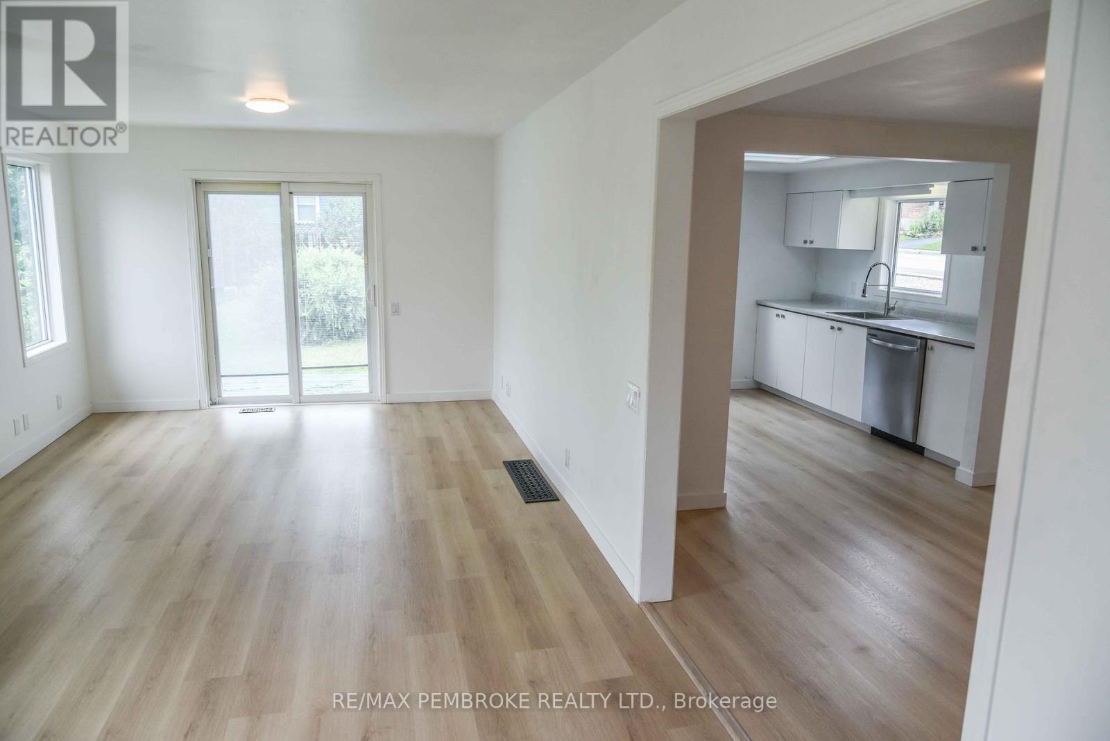 Photo 14 of 279 Lisgar Avenue, Renfrew ON