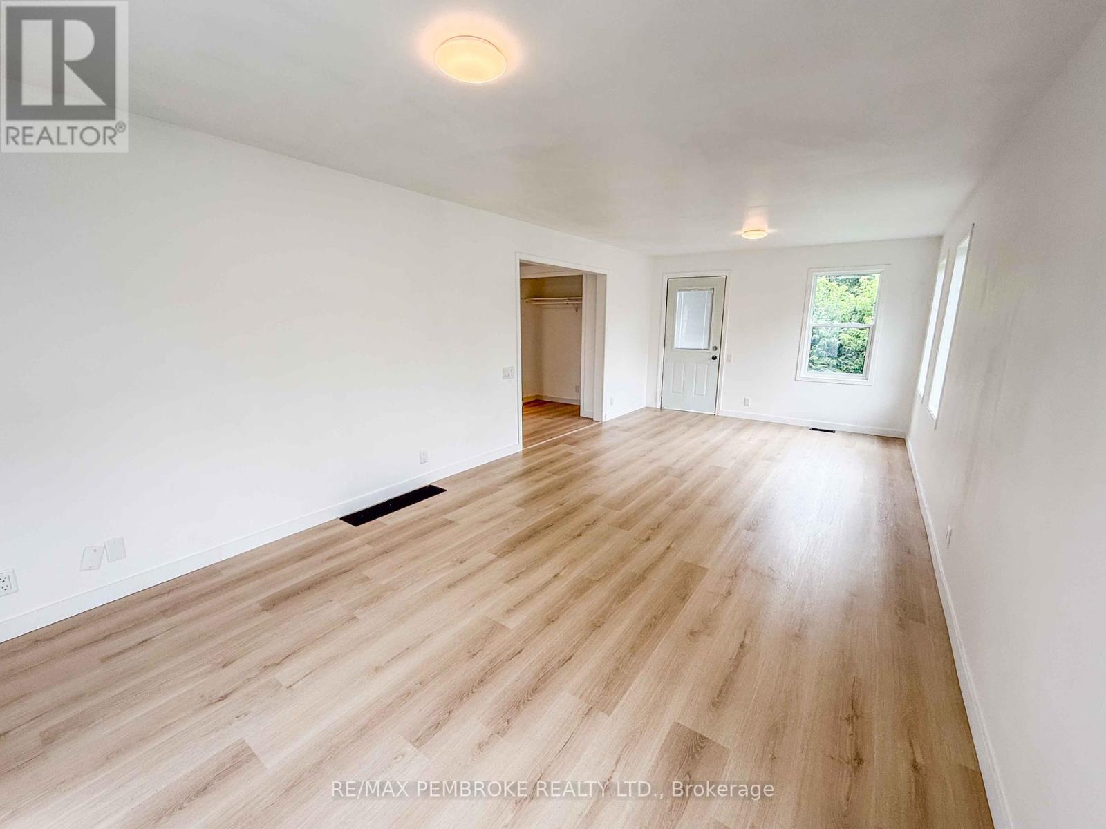 Photo 15 of 279 Lisgar Avenue, Renfrew ON