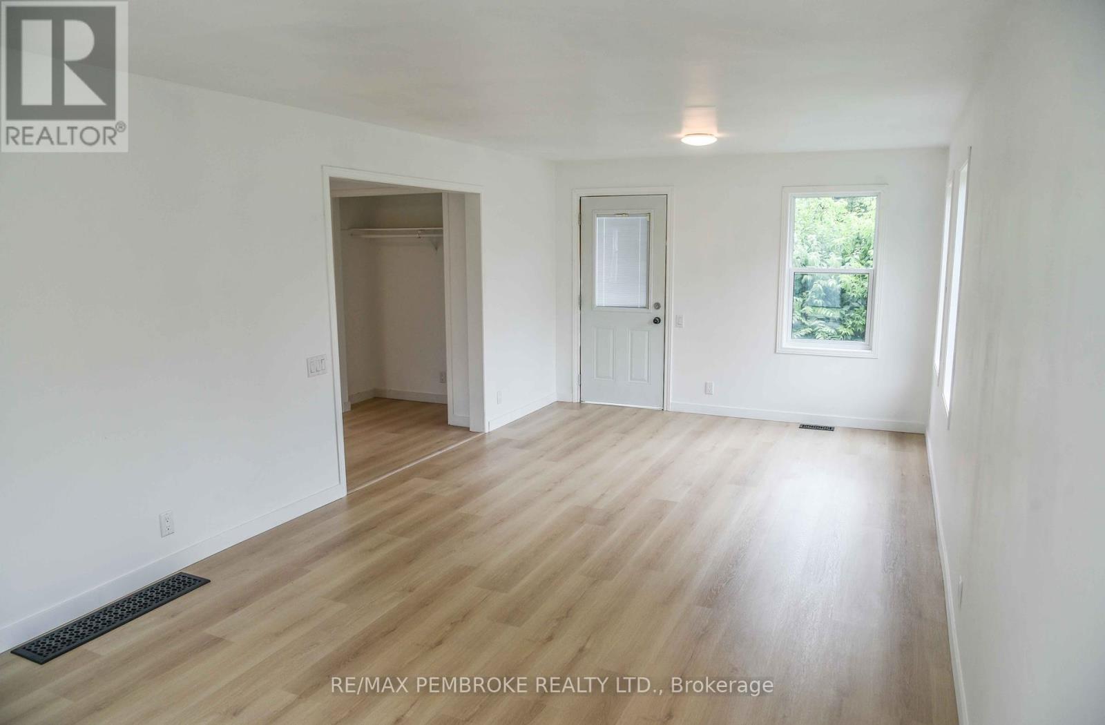 Photo 18 of 279 Lisgar Avenue, Renfrew ON
