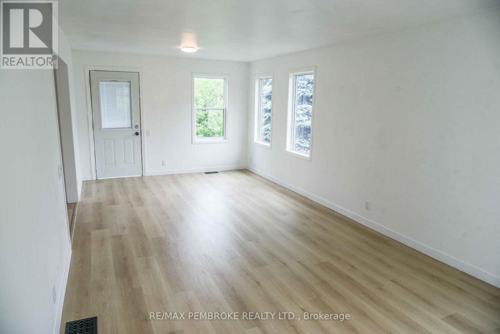 Photo 19 of 279 Lisgar Avenue, Renfrew ON