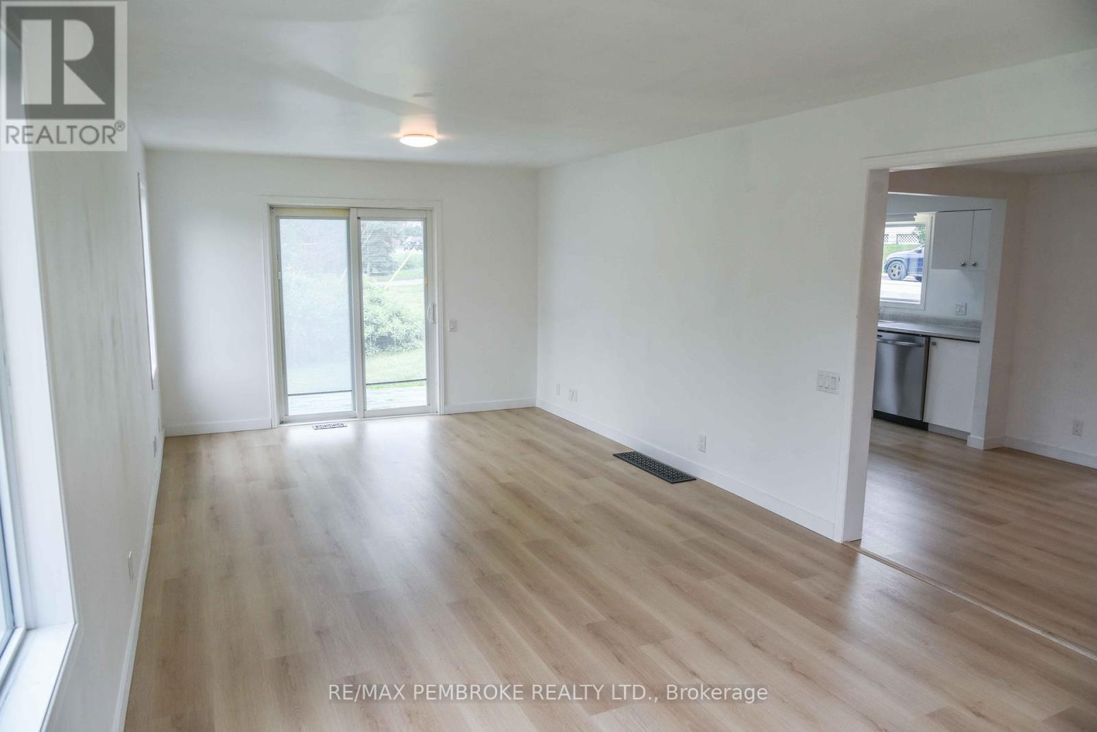 Photo 21 of 279 Lisgar Avenue, Renfrew ON