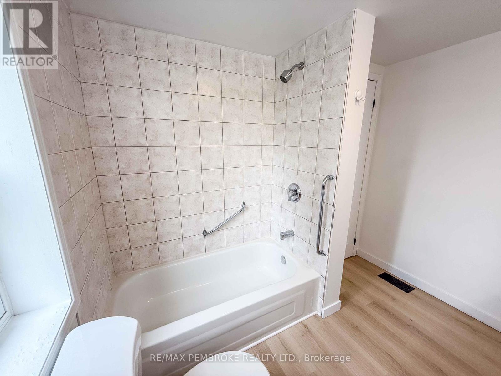 Photo 23 of 279 Lisgar Avenue, Renfrew ON
