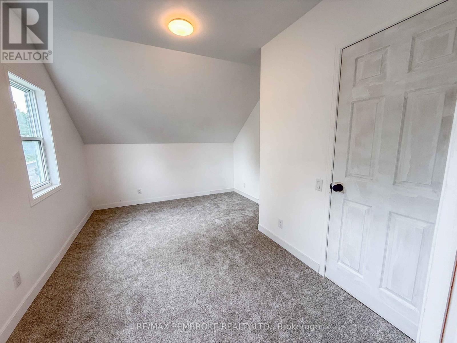 Photo 35 of 279 Lisgar Avenue, Renfrew ON