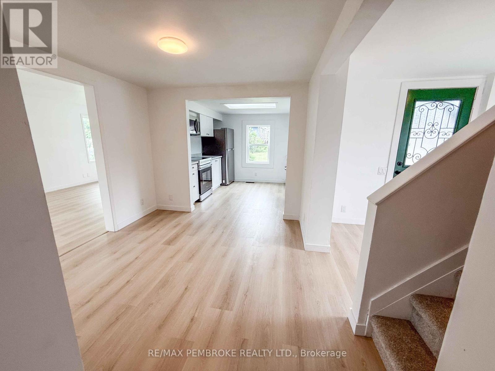 Photo 8 of 279 Lisgar Avenue, Renfrew ON
