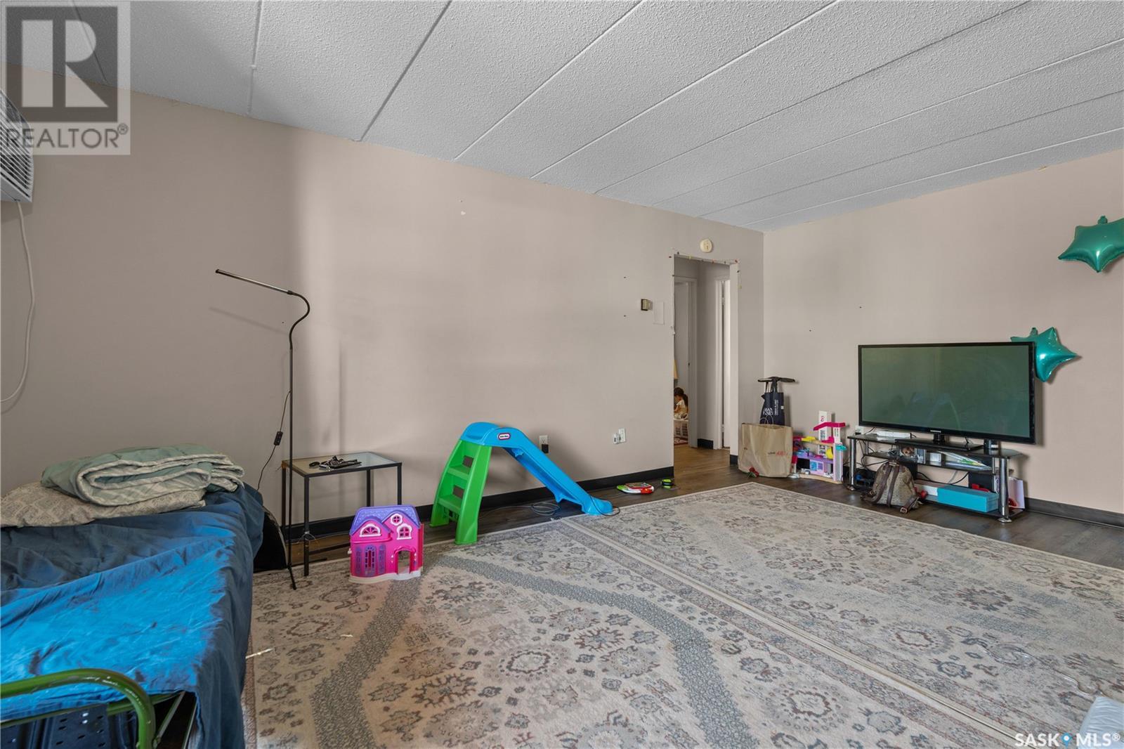 Single Family House High rise for Sale in   Gordon ROAD Regina 