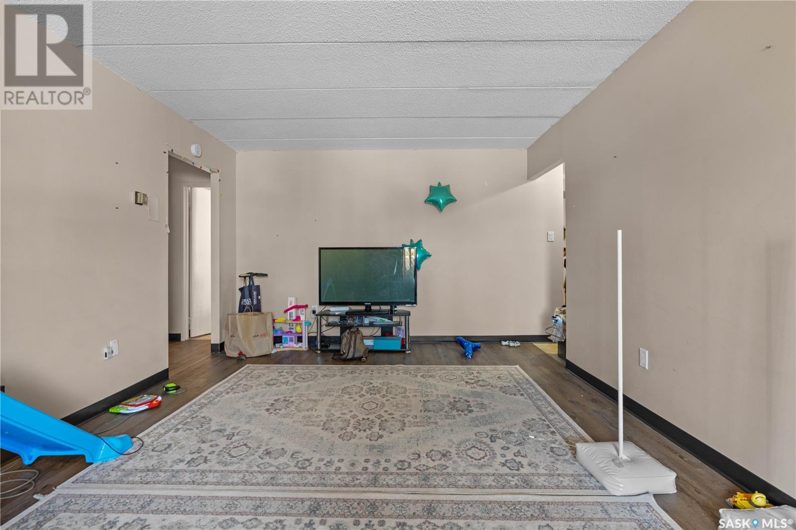 Single Family House High rise for Sale in   Gordon ROAD Regina 