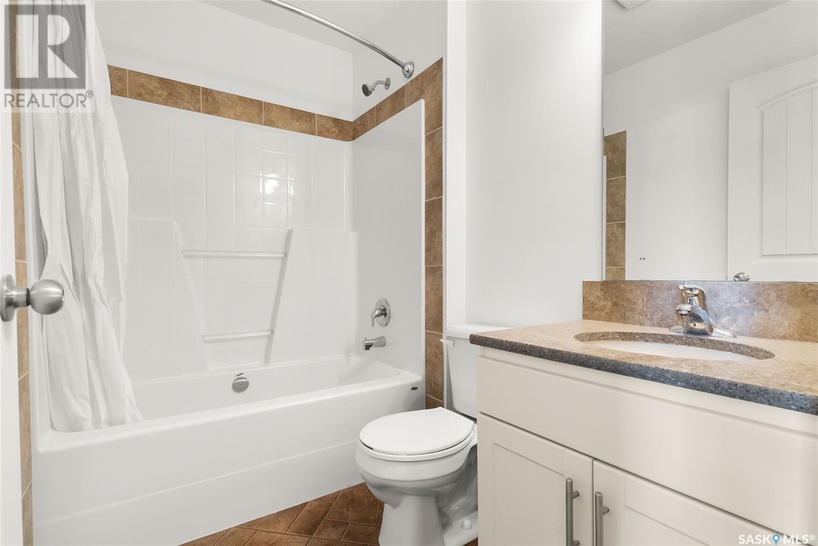 Photo 18 of 177 Chateau Crescent, Pilot Butte SK